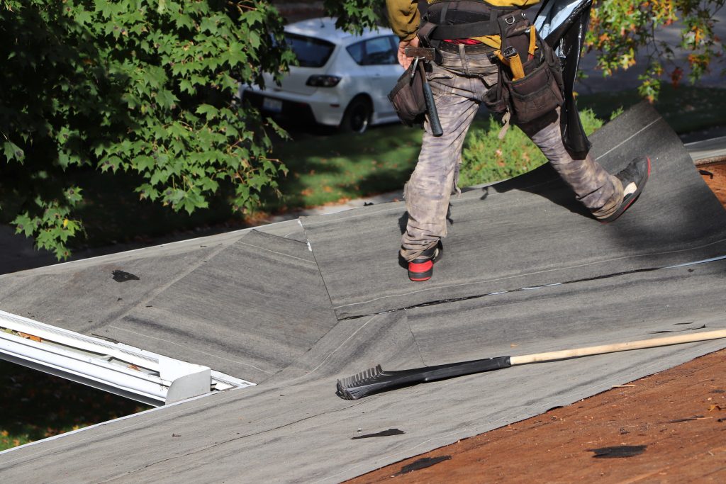 What To Check For A Healthy Roof Without Leaks